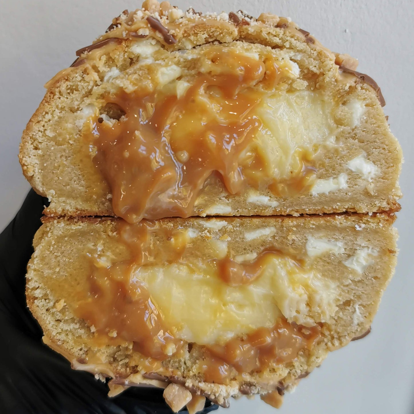 CUSTARD & CARAMEL STUFFED COOKIE