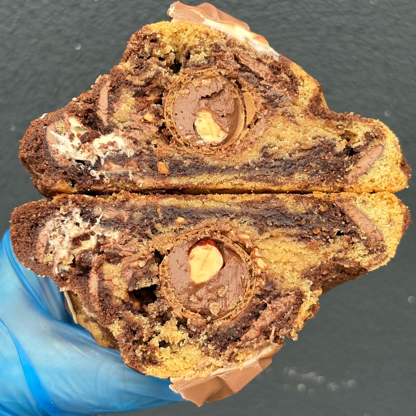 FERRERO KINDER STUFFED COOKIE