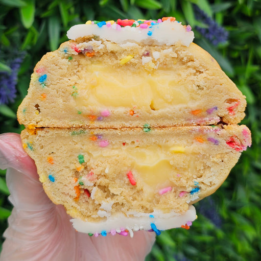 OLD SCHOOL CAKE & CUSTARD STUFFED COOKIE