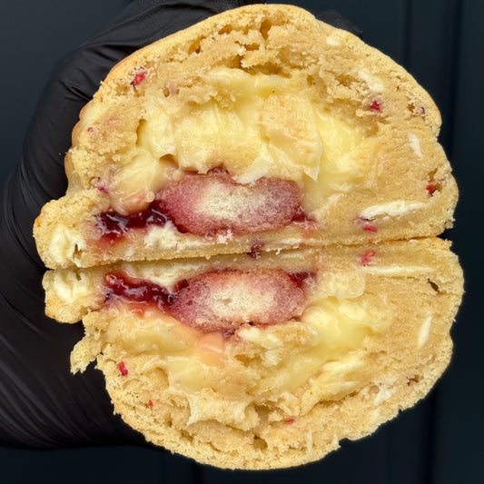 TRIFLE STUFFED COOKIE