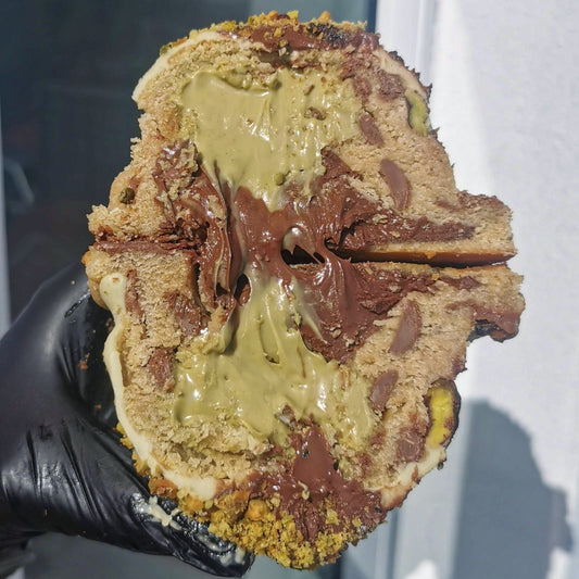 PISTACHIO NUTELLA STUFFED COOKIE