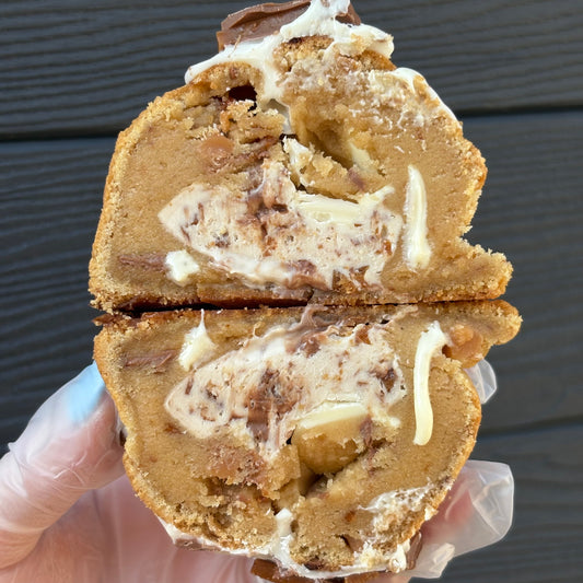 DAIM & WHITE CHOCOLATE STUFFED COOKIE