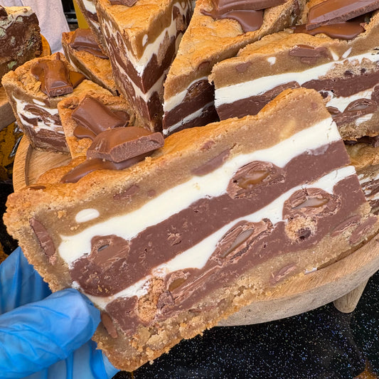 GALAXY CARAMEL COOKIE PIE