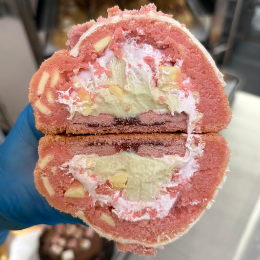 STRAWBERRY S'MORES STUFFED COOKIE