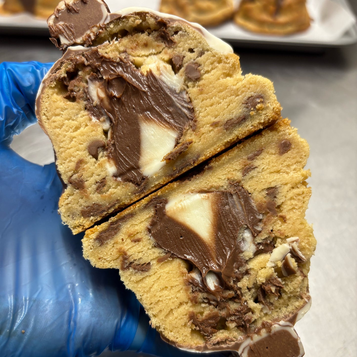 CHOCCY SEASHELL STUFFED COOKIE